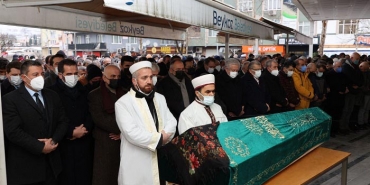 ismhp-beykoz-baskani-annesini-ebediyete-ugurladi_4740-4