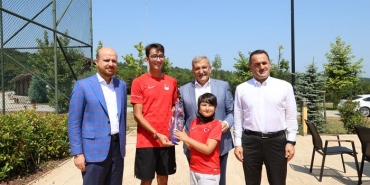 isolimpiyat-sampiyonu-mete-gazoz-un-ismi-beykoz-daki_7223-1