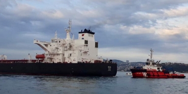 ispetrol-tankeri-beykoz-aciklarinda-kiyiya-suruklend_5504-1