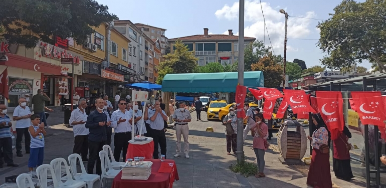 issaadet-partililer-beykoz-da-asure-ikram-etti_3009-1