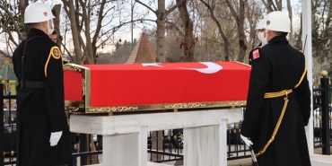 sehit-yarbay-beykoz-da-gozyaslariyla-topraga-veril_5692-1