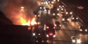 tem-otoyolu-beykoz-girisinde-kamyonet-yandi_4996-1