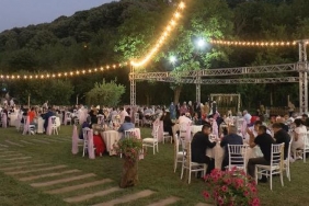 yasak-kalkti-beykoz-da-sosyal-mesafeli-ilk-dugun-y_1159-1