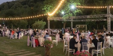 yasak-kalkti-beykoz-da-sosyal-mesafeli-ilk-dugun-y_1159-1