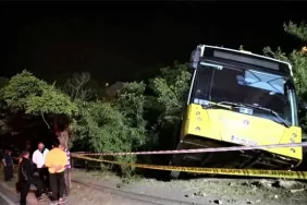 Beykoz’da İETT otobüsü bahçeye uçtu!