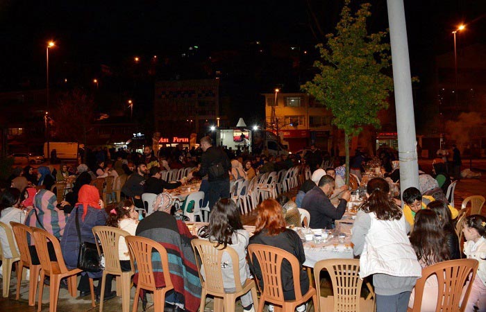 AK Parti Beykoz İlçe Başkanlığı tarafından düzenlenen “Sahur Bereketi Buluşmaları”