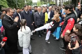 Bakan Kurum Beykoz’da gençlerle yürüdü