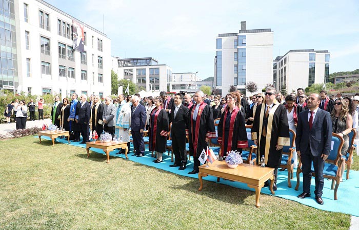 Beykoz’un devlet üniversitesi Türk-Alman Üniversitesi mezunlarını uğurladı