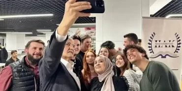 AK Parti’nin en genç adayı Beykoz öğrencileriyle buluştu