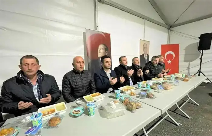 MHP Beykoz’un iftar çadırında ilk oruçlar açıldı