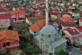 Beykoz’da depreme dayanıksız bir cami yıkılıyor