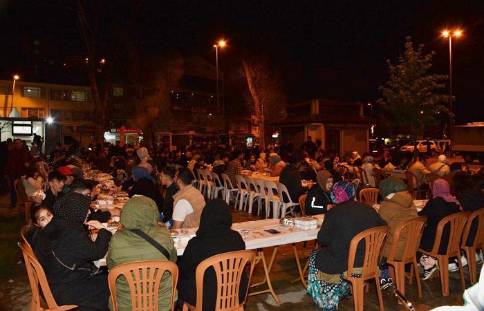 AK Parti Beykoz İlçe Başkanlığı tarafından düzenlenen “Sahur Bereketi Buluşmaları”