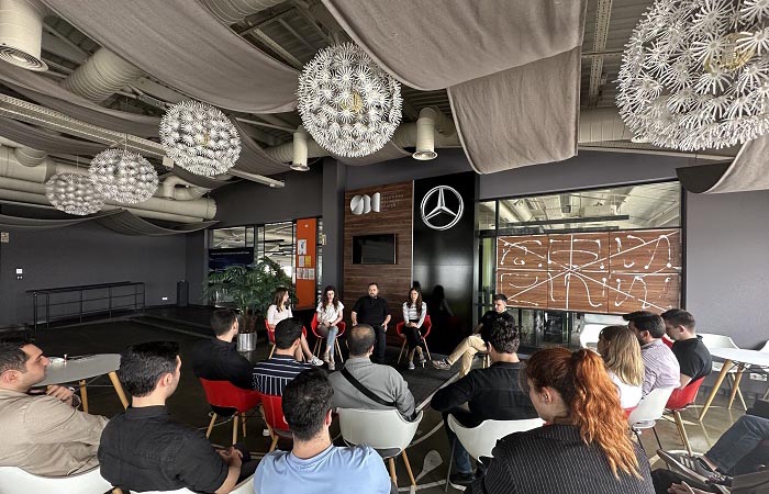 Beykoz öğrencilerinden Mercedes-Benz’e ziyaret