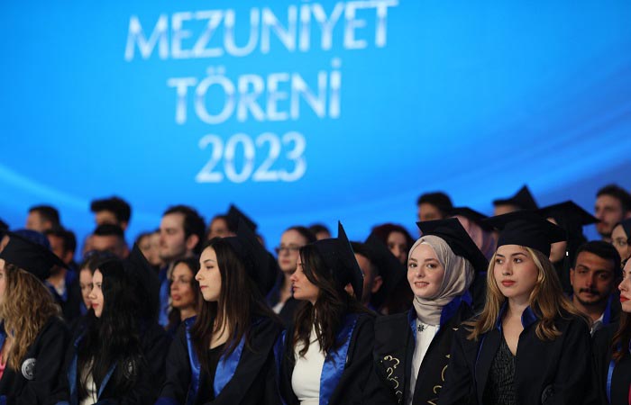 Beykoz’da 12 bin öğrenci mezuniyet sevinci yaşadı