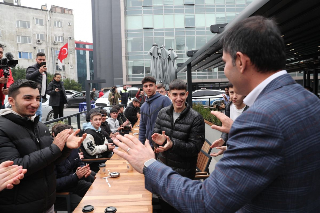 İBB Başkan adayı Murat Kurum Beykoz’da gençlerle buluştu