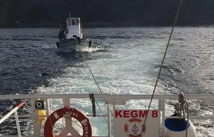 Beykoz’da sürüklenen teknedeki 6 kişi kurtarıldı