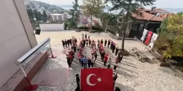 Beykoz’da lise öğrencilerinden 100. yıl koreografisi