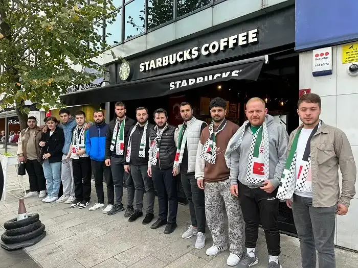 Beykoz gençliği Starbucks’ı protesto etti!