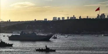 Türk donanmasının en büyük geçiti Beykoz’dan izlendi!