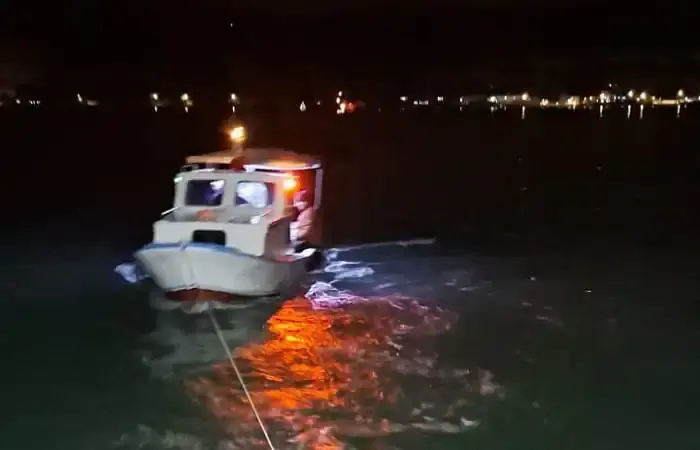 Beykoz’da teknedeki 5 kişi kurtarıldı