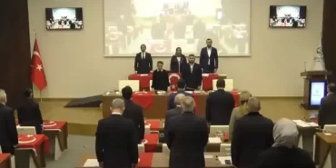 Beykoz meclisinde şehitlerimiz için saygı duruşu