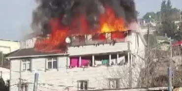 Beykoz’da evin çatısı alev alev yandı