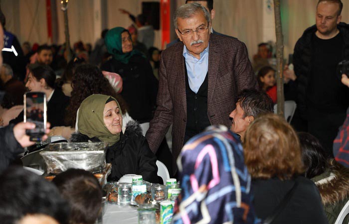 ??????Boğaz’a nazır Beykoz İftar Çadırı dolup taşıyor