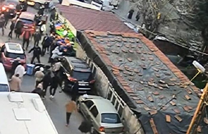 Beykoz'da İETT otobüsünün çarptığı yaya hastaneye götülürken ikinci kaza: 5 yaralı
