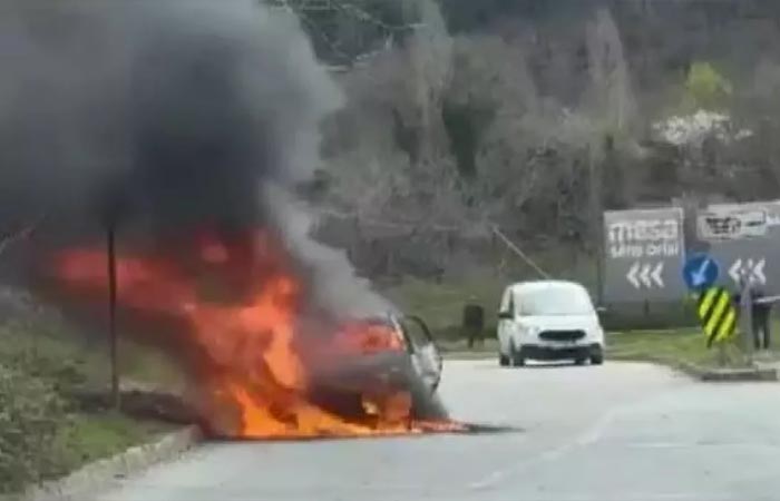 Beykoz'da otomobil alev topuna döndü!