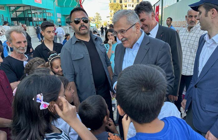 Beykoz Belediye Başkanı Murat Aydın, Ramazan Bayramı’nı Hatay Kırıkhan’da karşıladı