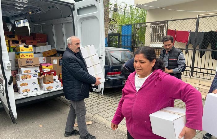 Beykoz muhtarları depremzedelere yardım eli uzattı