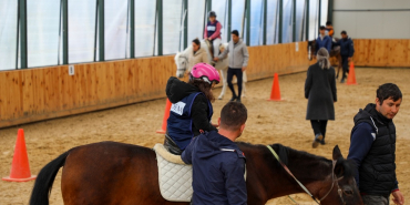 Beykoz Belediyesi AKDEM atla terapi hizmeti