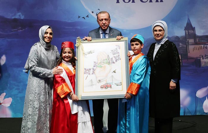 Cumhurbaşkanı Erdoğan torununun Beykoz’daki mezuniyetine katıldı