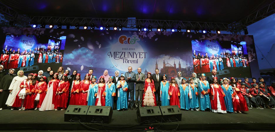 Cumhurbaşkanı Erdoğan torununun Beykoz’daki mezuniyetine katıldı