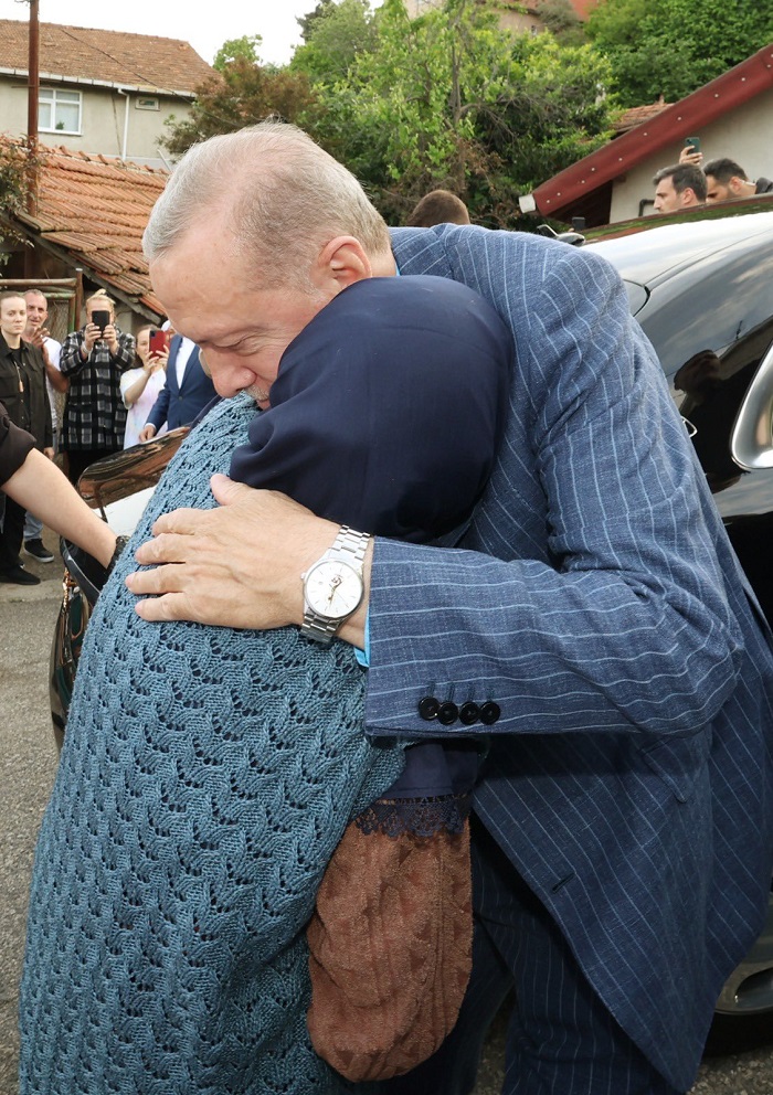 Recep Tayyip Erdoğan Beykoz’daki eski komşunu ziyaret etti