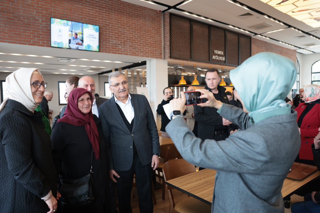 Aile ve Sosyal Hizmetler Bakanı Mahinur Özdemir Göktaş Beykoz Millet Sofrası ziyareti