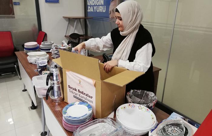 AK Parti Beykoz İlçe Kadın Kolları, “Sıcak Sofralar Tekrar Kurulsun”