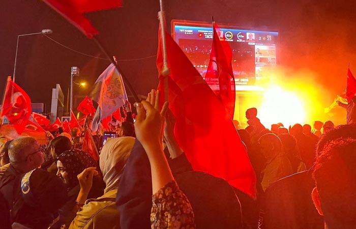 Beykozlular Cumhurbaşkanı Erdoğan'ın zaferi kutluyor!