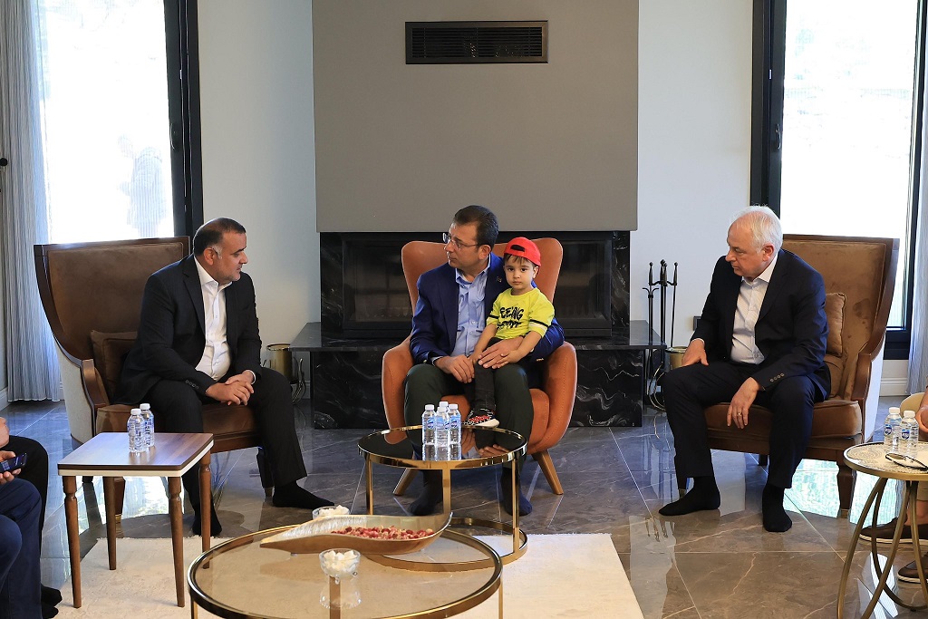 Ekrem İmamoğlu'ndan CHP Beykoz İlçe Başkanına taziye ziyareti