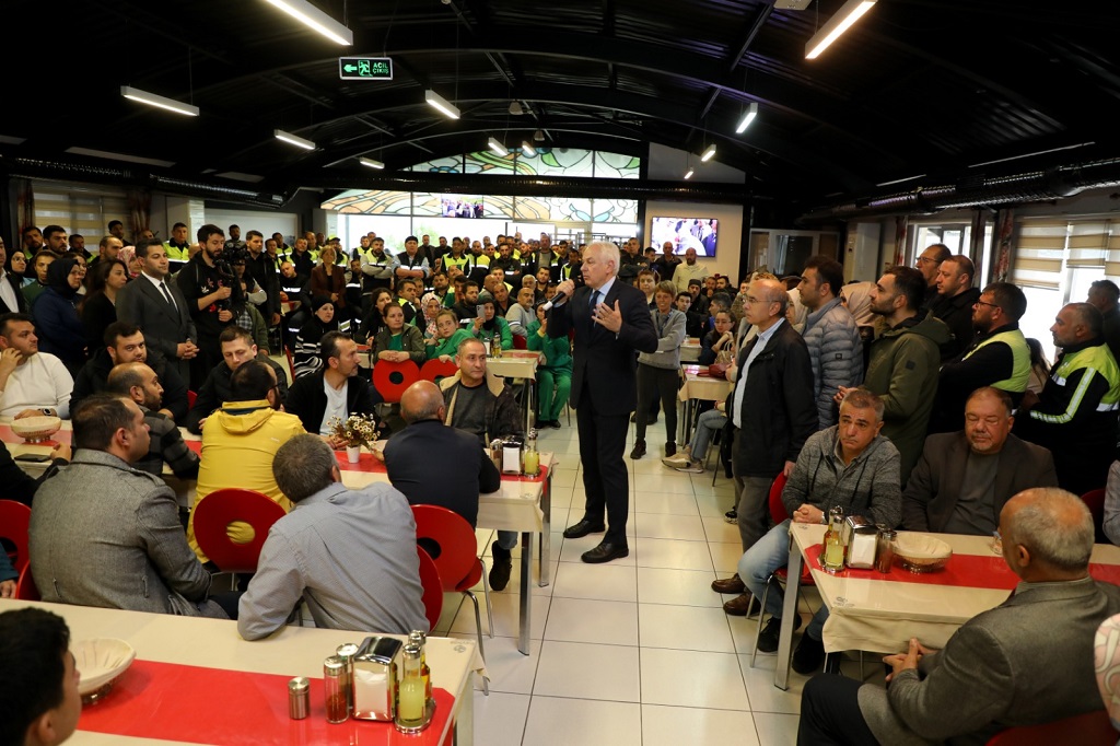 Beykoz Belediye Başkanı 1 Mayıs’ı işçilerle kutladı