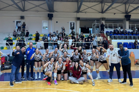 Beykoz Üniversitesi kadın voleybolcuları şampiyon oldu