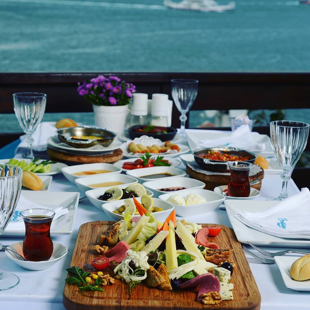 Kanlıca Paysage Restaurant Beykoz'da en iyi kahvaltı mekanları (2)