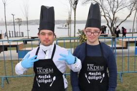 akdemin-kapatilmasina-tepkiler-artarak-devam-ediyor