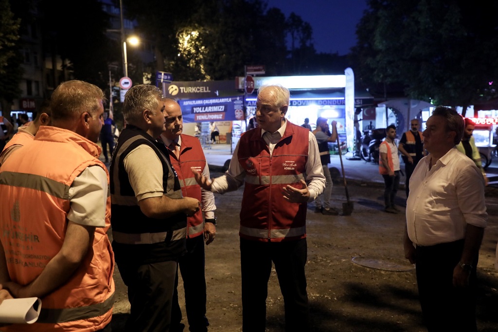 beykoz-belediyesi-yollari-asfaltliyor