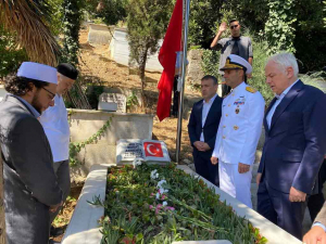 beykozun-15-temmuz-sehitleri-kabri-basinda-anildi