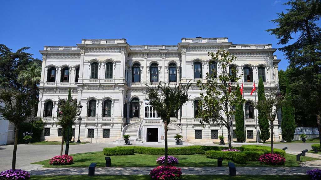 yildiz-sarayi-acildiagustos-sonuna-kadar-ucretsiz