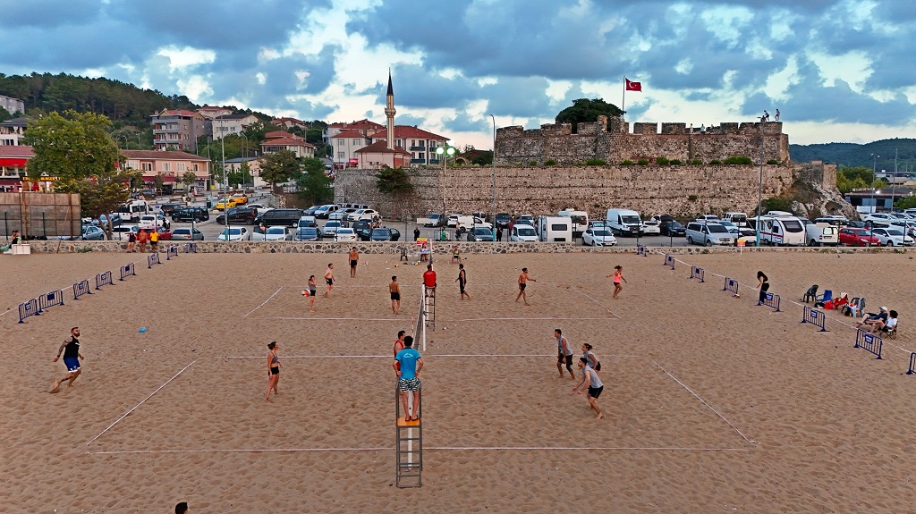 plaj-voleybolu-beykoz-rivaya-renk-katti