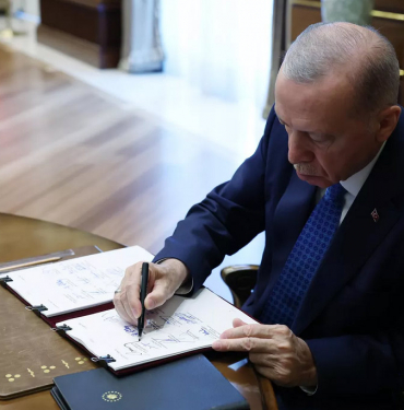 Cumhurbaşkanı imzaladı! AK Parti kongreye gidiyor