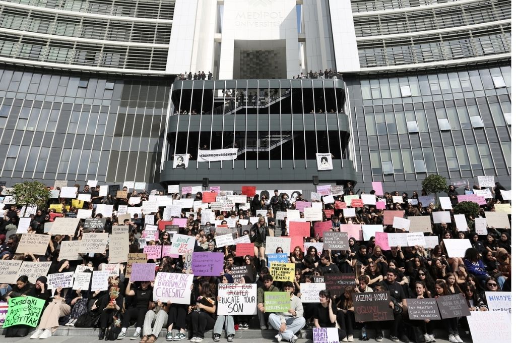 aysenur-halilin-beykozda-okul-arkadaslarindan-protesto