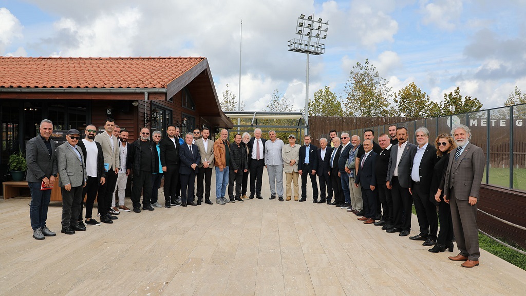 Beykoz Belediye Başkanı Alaattin Köseler, Amatör Spor Haftası kapsamında spor kulübü temsilcileriyle bir araya geldi.